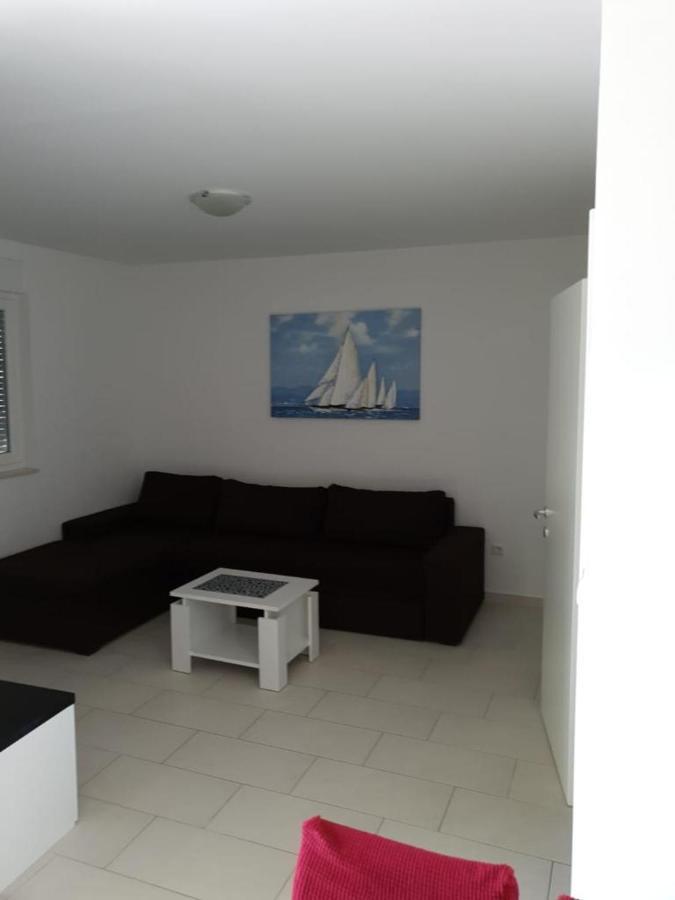 Apartmani Matko Nin Bagian luar foto
