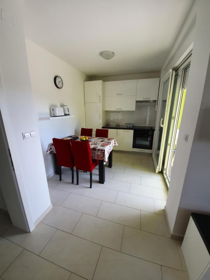 Apartmani Matko Nin Bagian luar foto