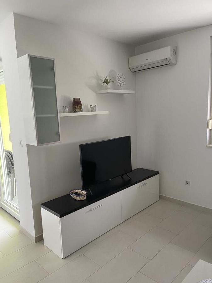 Apartmani Matko Nin Bagian luar foto
